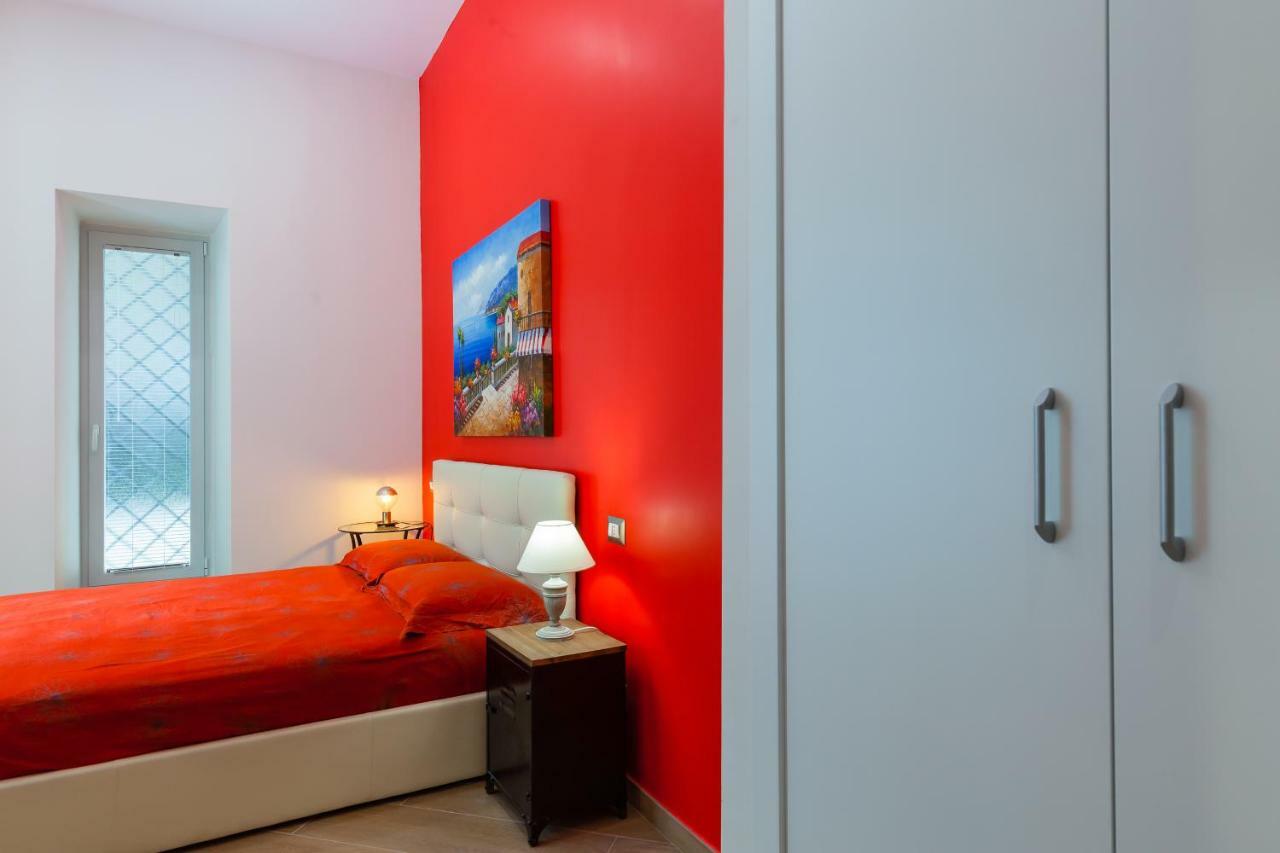Vomero Rooms By Napoliapartments الغرفة الصورة